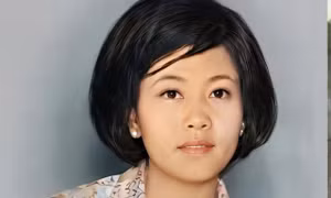 Tìm thấy ảnh chân dung phụ nữ trong phần mộ liệt sĩ 