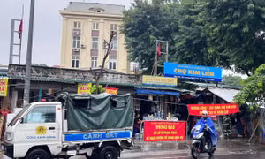 Đình chỉ hoạt động khu chợ 34 năm ở Hà Nội