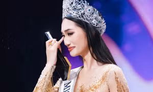 Quỳnh Anh và 5 cô gái bị tước quyền thi Hoa hậu Hoàn vũ 