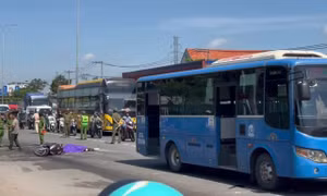 Hiện trường vụ tai nạn xe buýt ở TPHCM tông nữ sinh tử vong