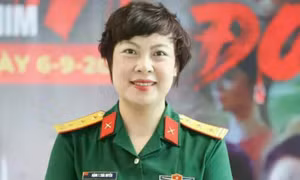 Đạo diễn 'Mưa đỏ' Đặng Thái Huyền thăng hàm Đại tá ở tuổi 46