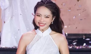 Phương Mỹ Chi làm 'đám cưới' ở TPHCM, 5.000 khán giả đến dự 