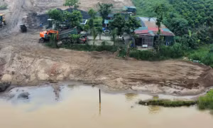 Hà Nội tổng rà soát bãi trung chuyển vật liệu dọc sông Đuống