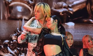45.000 người ở Mỹ Đình vỡ òa với Big Bang