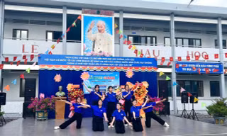 Lễ khai giảng nơi đảo xa