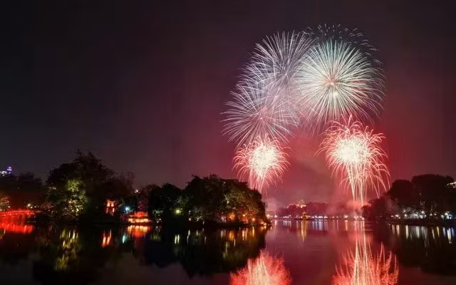 ha-noi-ban-phao-hoa-76704496952015928337166-04705096803707474886262-38420741033093274095746-02369357192232243842193.jpg