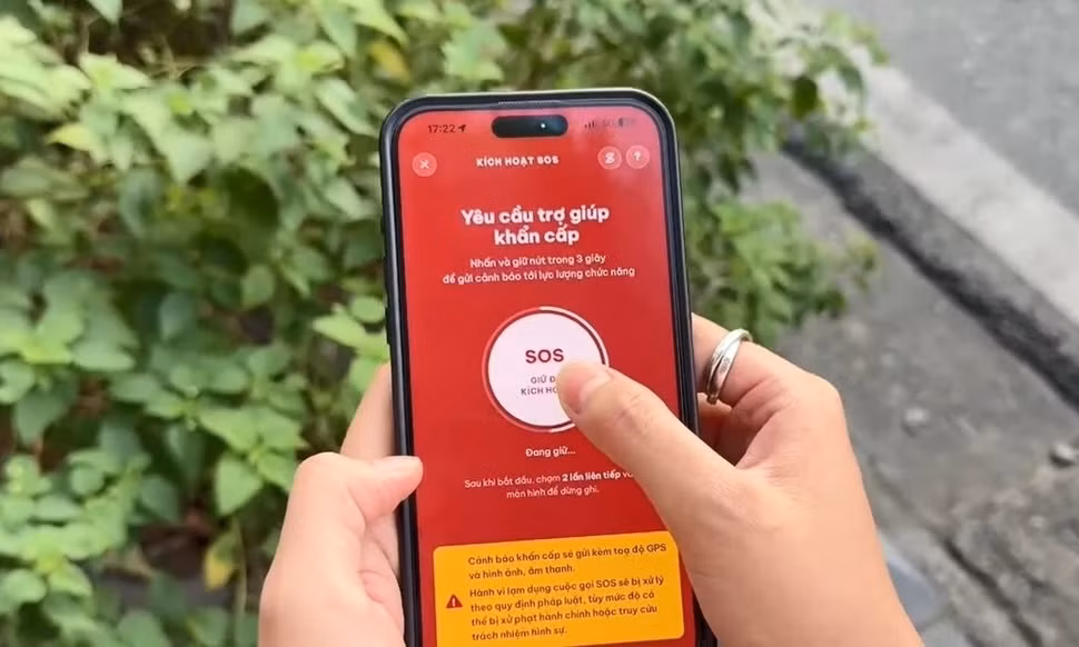 Bấm nút SOS trên iHanoi, kết nối công an trong 3 giây 