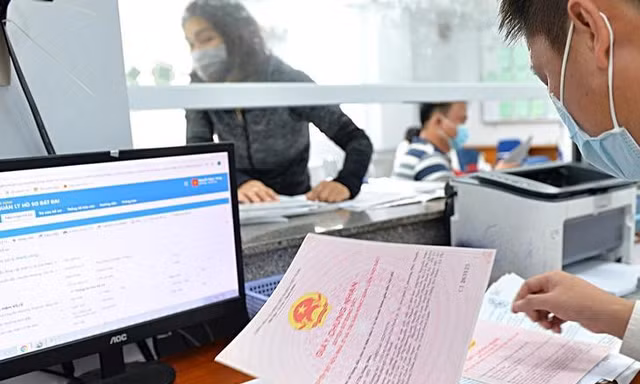 Sổ đỏ tích hợp trên VNeID, giao dịch bất động sản sẽ ra sao?