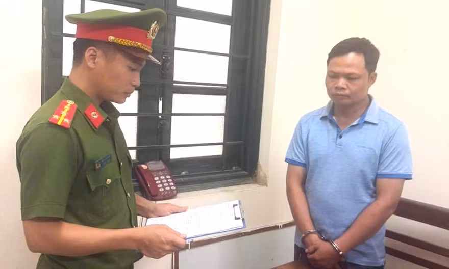 Bắt nhân viên kinh doanh thu tiền bán hàng của 37 đại lý rồi chiếm đoạt