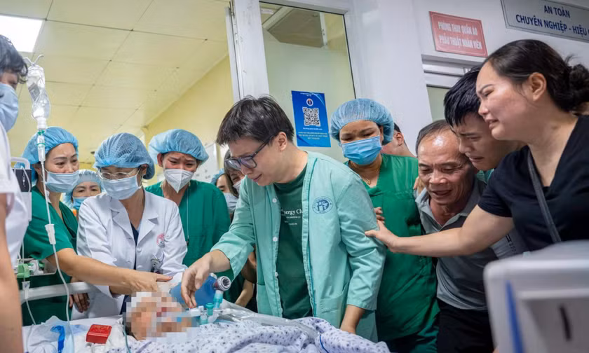 Phút cuối xúc động tiễn biệt nữ bác sĩ hiến tạng, cứu sống ba người 