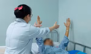 Đột quỵ 2 lần trong 6 tháng vì tự ý ngưng thuốc 