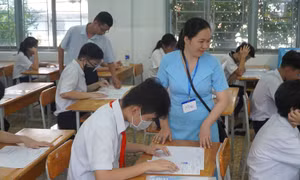 Thí sinh thi vào lớp 10 tại TPHCM. Ảnh: C.P.