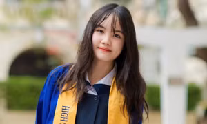 Nữ thủ khoa lập 'cú đúp' điểm 10 Toán nhờ thói quen đặc biệt trên mạng 