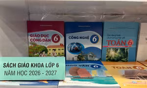Sách giáo khoa có mẫu bìa khác nhau, dùng được không, nhà xuất bản nói gì?