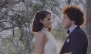 Selena Gomez chính thức kết hôn, tổ chức đám cưới riêng tư cùng Benny Blanco