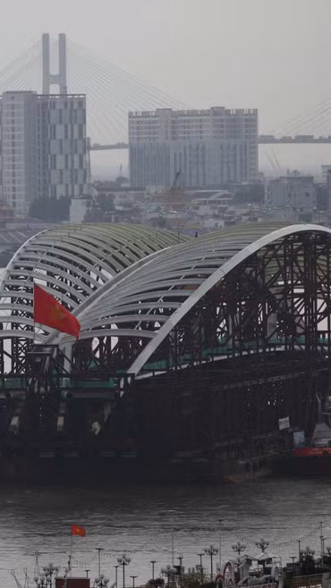 'Lá dừa thép' 3.400 tấn cập bán đảo Thủ Thiêm