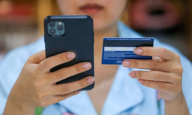Ngân hàng phải cung cấp những dữ liệu khách hàng gì cho cơ quan thuế?