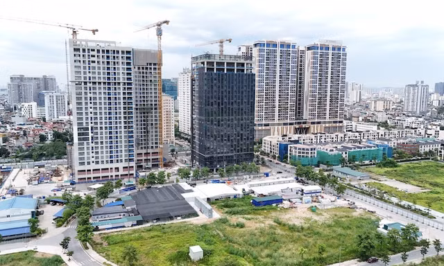 Người nước ngoài mua nhà tại Việt Nam: 'Mở cửa' nhưng phải kiểm soát