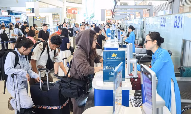 Khác lạ giá vé máy bay dịp 2/9 