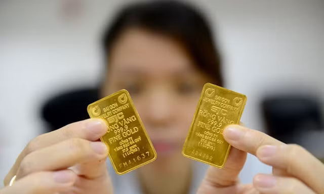 Giá vàng chông chênh, cần đánh thuế giao dịch?