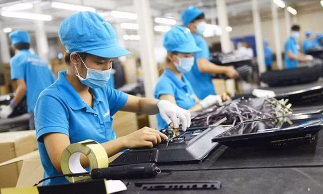 Ngân hàng nhiều tiền, sao doanh nghiệp nhỏ và vừa khó tiếp cận?