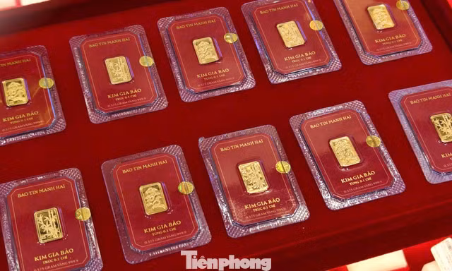 Lì xì vàng, tiền in hình ngựa 'lên ngôi' 