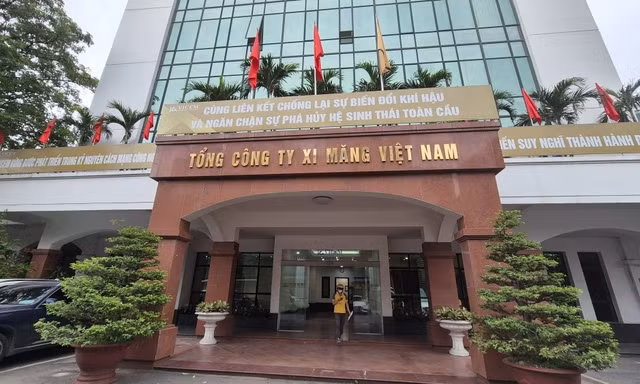 Vì sao 'ông trùm' xi măng thoái vốn tại nhiều doanh nghiệp?