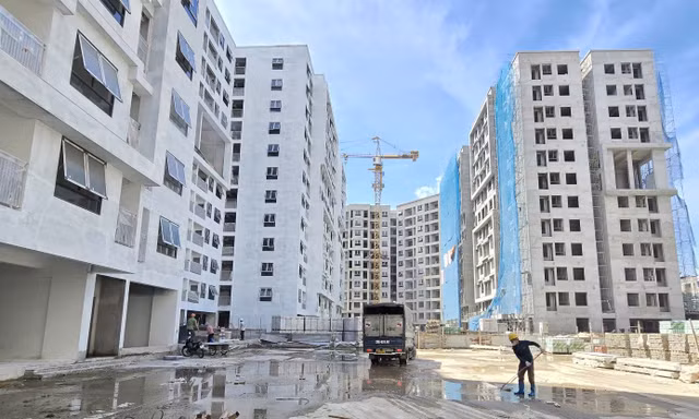 Nhà ở xã hội: Ưu đãi một lần, ràng buộc cả đời?