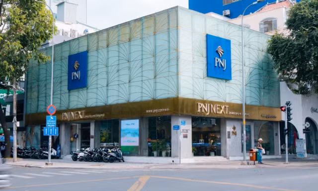 PNJ báo lãi lớn, bất ngờ giá thu mua nhẫn kim cương 