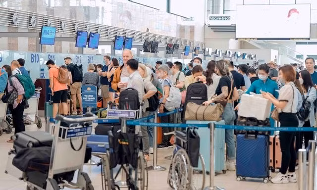 Thời hạn hoàn vé, mức bồi thường cho khách bị chậm, hủy chuyến bay