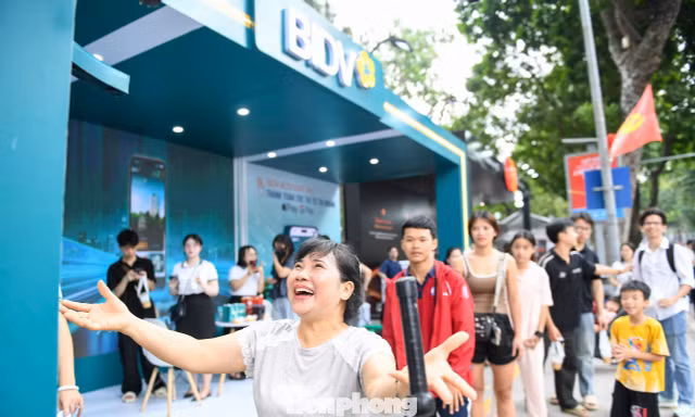 Gian hàng BIDV hút khách trải nghiệm ngày cuối Sóng Festival 2026 thế nào?
