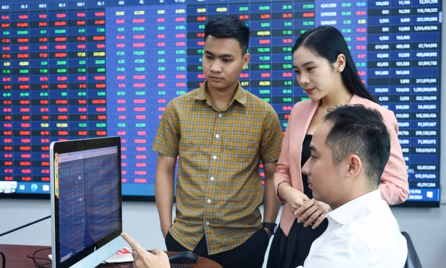 VN-Index lập đỉnh mới, tăng hơn 180 điểm sau 1 tháng