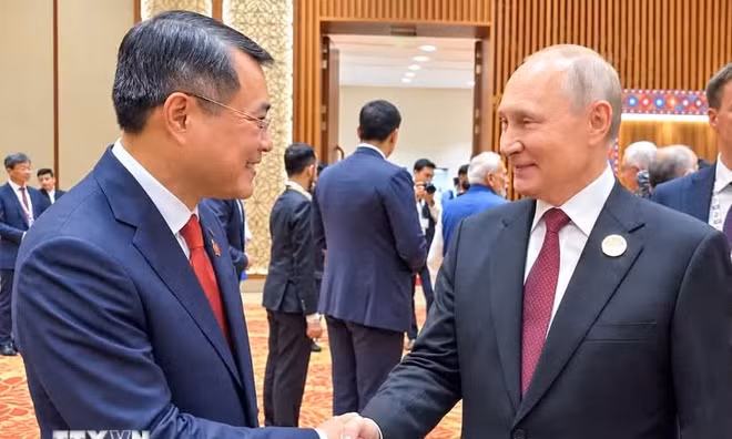 Thủ tướng Lê Minh Hưng gặp lãnh đạo các nước, tổ chức quốc tế bên lề thượng đỉnh BRICS