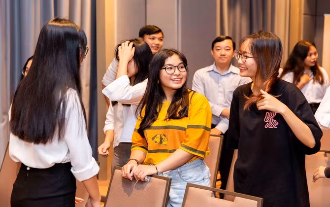Sinh viên thảo luận về “Tương lai của tiền tệ và ngành kiểm toán”