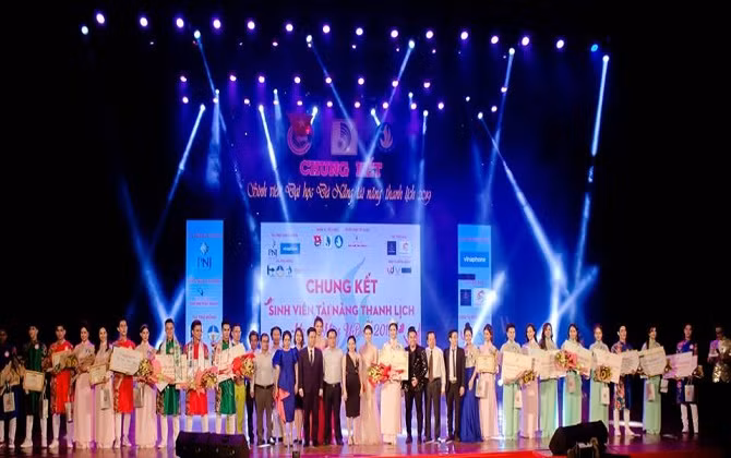 Lộ diện tân Mr & Miss Đại học Đà Nẵng 2019