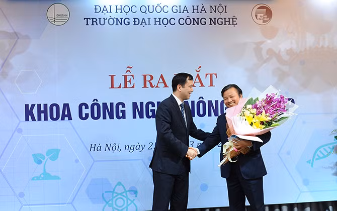 Ứng dụng công nghệ tiên tiến trong nông nghiệp công nghệ cao