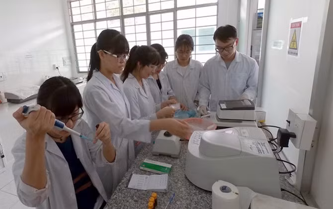 Chất lượng giáo dục đại học phải đi cùng với điều kiện vật chất