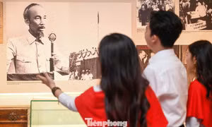 Nhiều tư liệu lần đầu công bố tại Triển lãm 'Đảng Cộng sản Việt Nam - Từ Đại hội đến Đại hội'