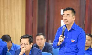 Xây dựng không gian đoàn kết số, phát triển lý luận về quản trị số, xã hội số