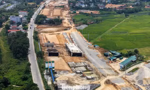 Cảnh công trường thi công tuyến đường nghìn tỷ nối Đại lộ Thăng Long với Hòa Bình