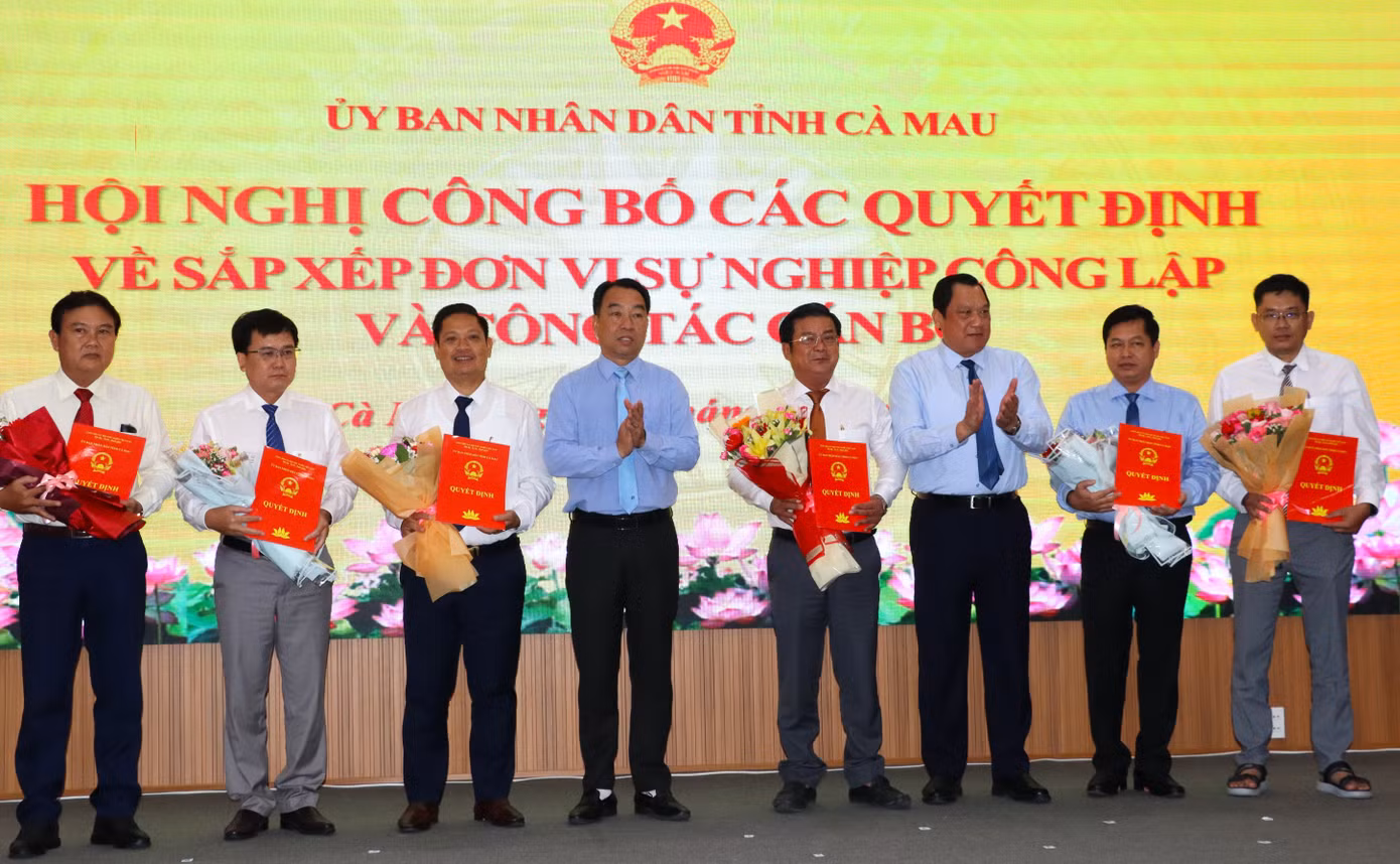 hoi-nghi-can-bo-4.jpg