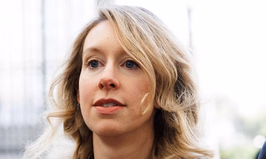 Sự ám ảnh dai dẳng của Elizabeth Holmes