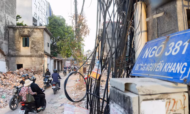 Hà Nội: Chạy đua thông tuyến ngõ 'đau khổ' 381 Nguyễn Khang