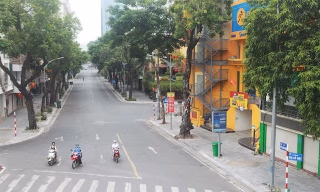 Hà Nội cấm ô tô rẽ trái tại nút giao Lê Đại Hành - Mai Hắc Đế