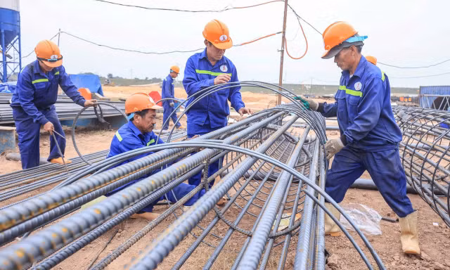 Lương tăng 40-50% nhưng ngành xây dựng vẫn 'khát' nhân lực 