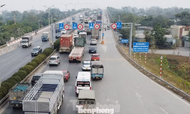 Hà Nội giảm tốc độ, điều chỉnh phân làn trên cầu Thanh Trì gần 3 tháng