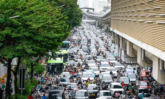 Hà Nội xử lý rào chắn tại 62 điểm thi công gây ùn tắc