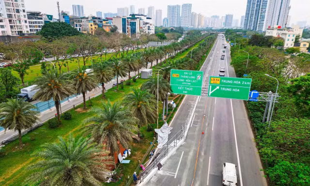 Tổ chức lại giao thông Đại lộ Thăng Long để sửa chữa
