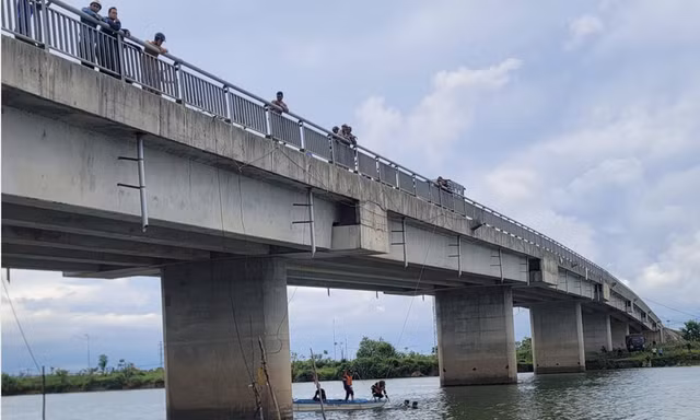 Tìm thấy thi thể nạn nhân chết đuối ở cầu Bạch Đằng