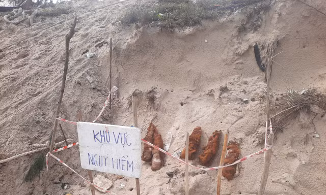Phát hiện 8 quả bom mìn ở ven biển Quảng Trị